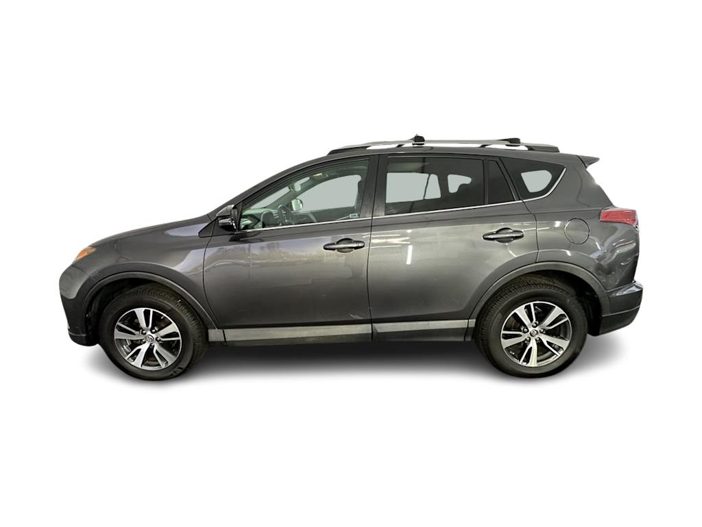 2016 Toyota RAV4 XLE 3