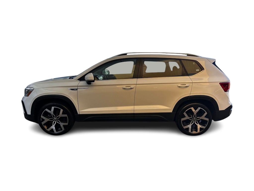 Thumbnail: 2022 Volkswagen Taos - 3