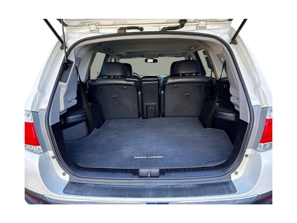 Thumbnail: 2013 Toyota Highlander - 18