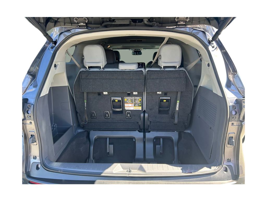 Thumbnail: 2023 Toyota Sienna - 18