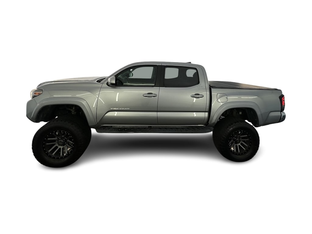 2017 Toyota Tacoma SR5 3