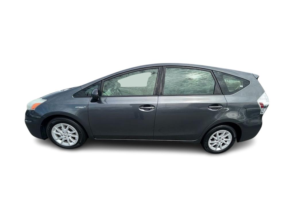 Thumbnail: 2012 Toyota Prius v - 3