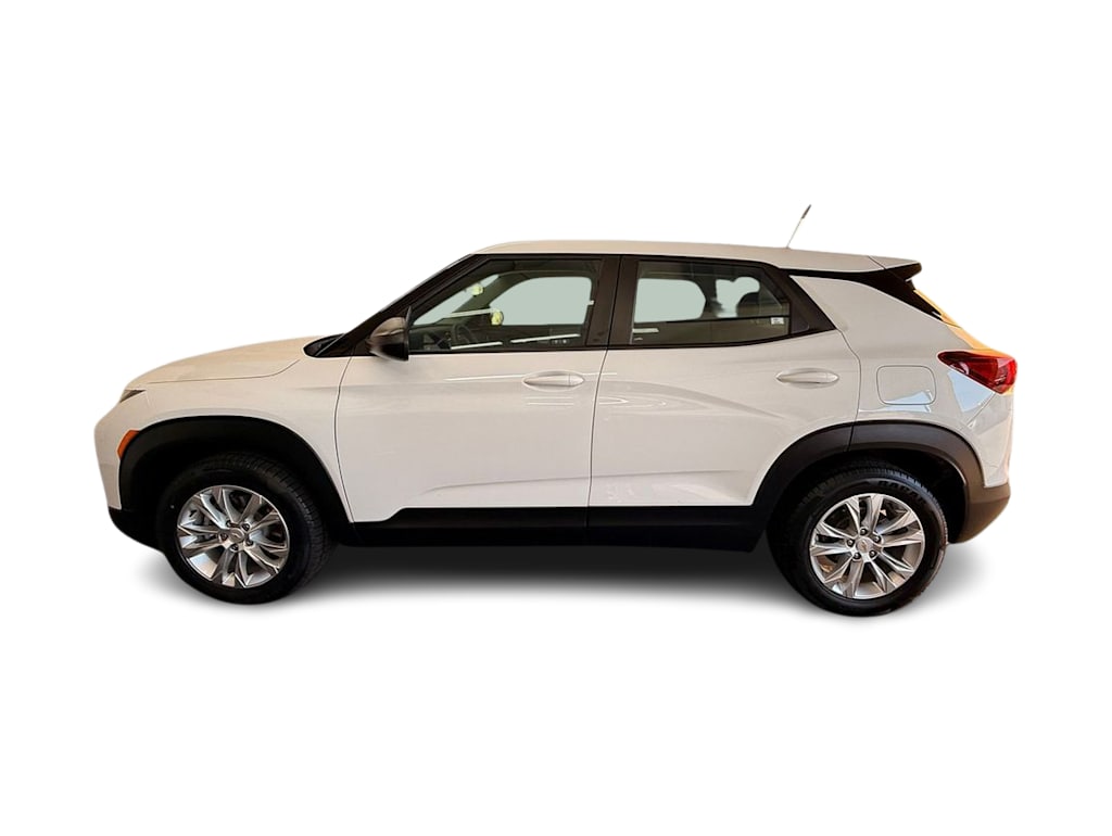 Thumbnail: 2023 Chevrolet TrailBlazer - 3