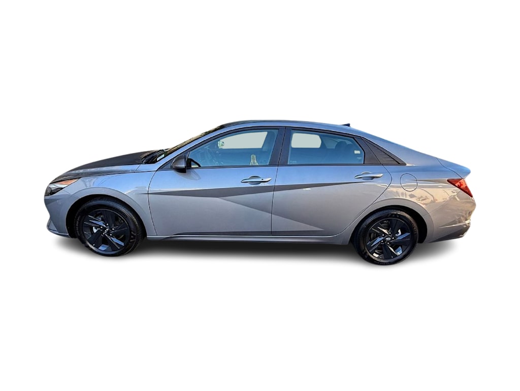Thumbnail: 2023 Hyundai Elantra - 3