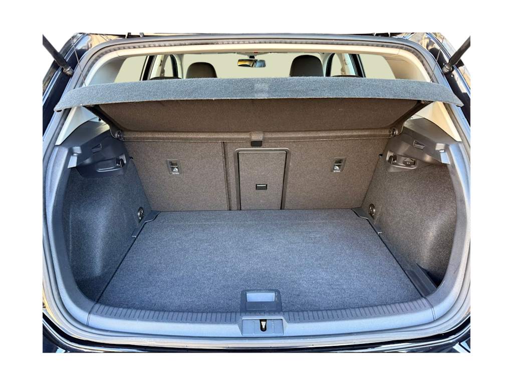 Thumbnail: 2019 Volkswagen e-Golf - 17