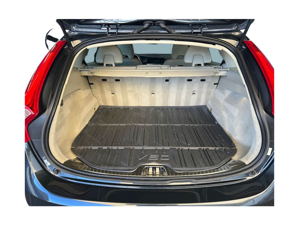 Thumbnail: 2015 Volvo V60 - 17