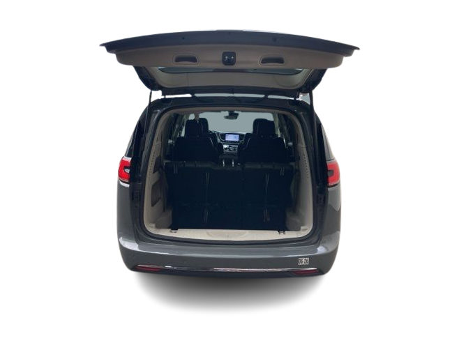 Thumbnail: 2022 Chrysler Pacifica - 17