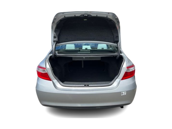 Thumbnail: 2015 Toyota Camry - 16