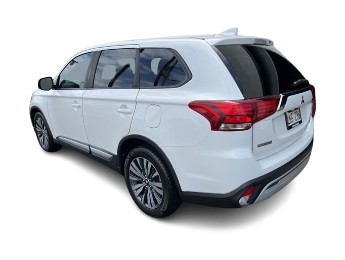 Thumbnail: 2019 Mitsubishi Outlander - 4