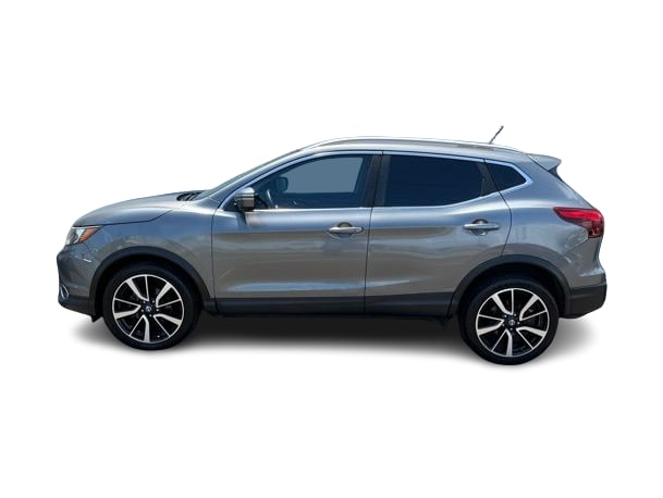 Thumbnail: 2017 Nissan Rogue Sport - 3