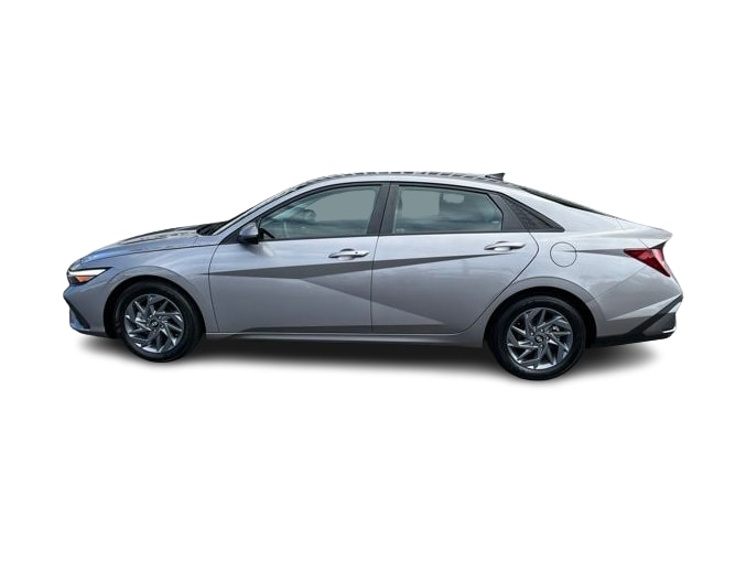 Thumbnail: 2024 Hyundai Elantra - 3
