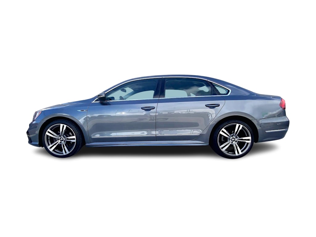 Thumbnail: 2017 Volkswagen Passat - 3