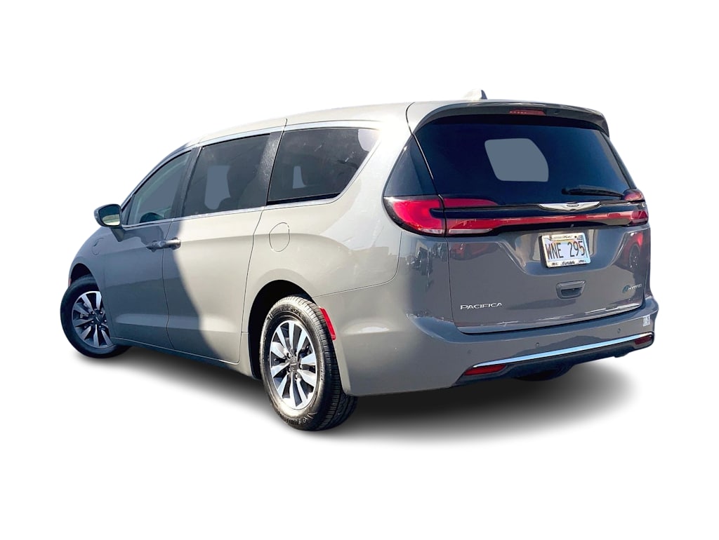 Thumbnail: 2022 Chrysler Pacifica - 3