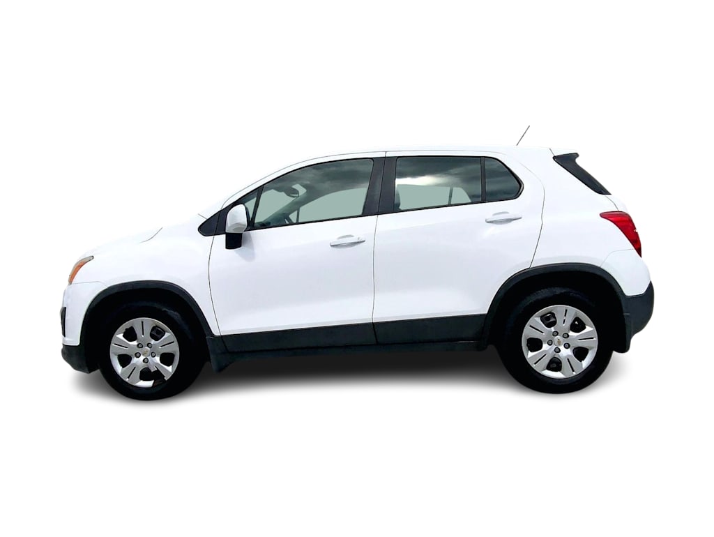 Thumbnail: 2015 Chevrolet Trax - 3