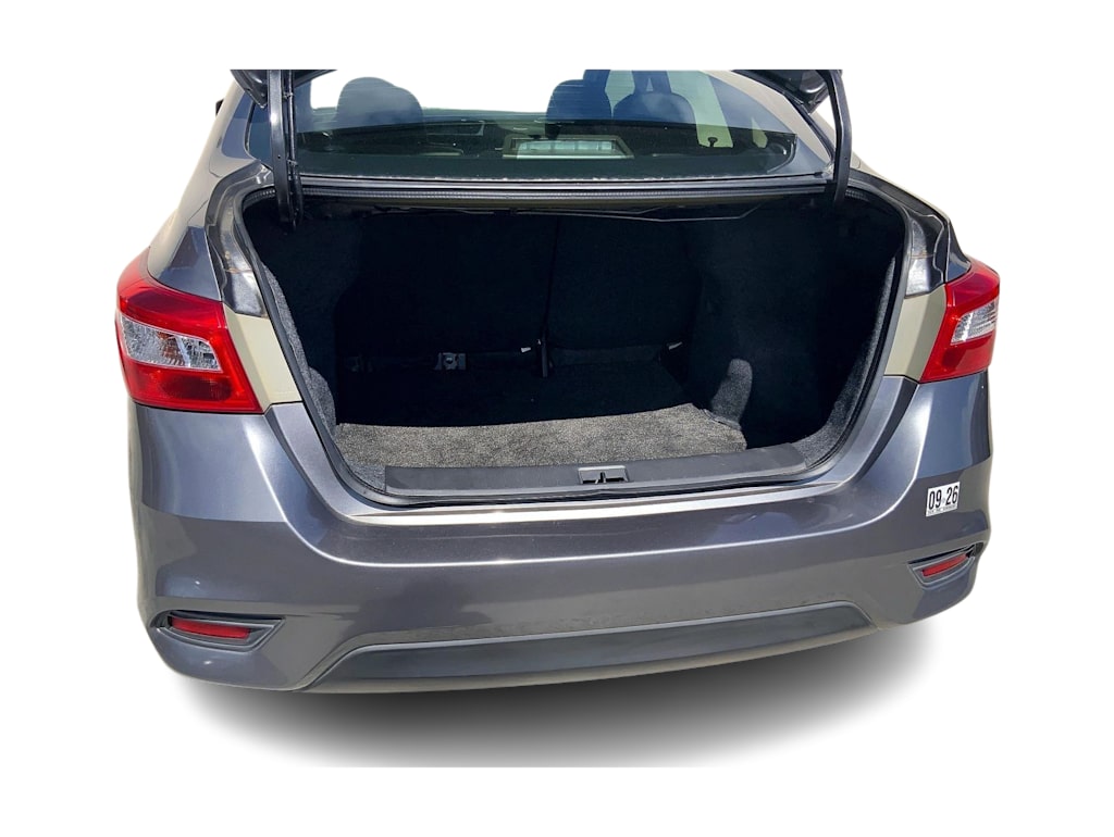 Thumbnail: 2018 Nissan Sentra - 18