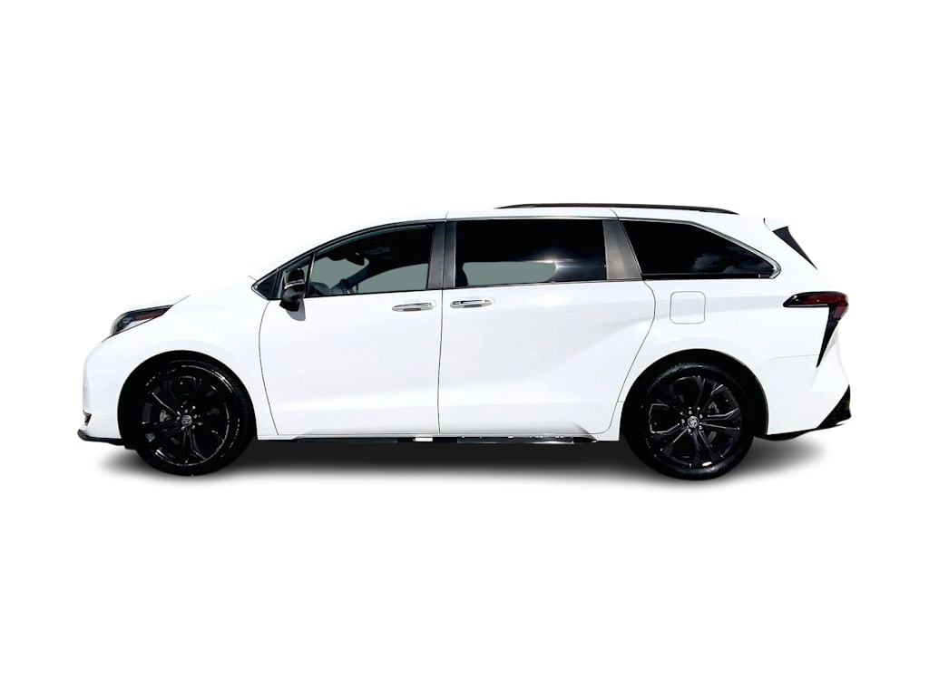 Thumbnail: 2024 Toyota Sienna - 3