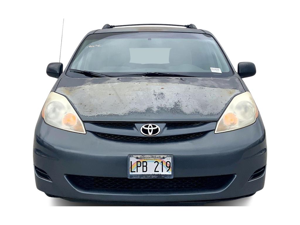 Thumbnail: 2010 Toyota Sienna - 6