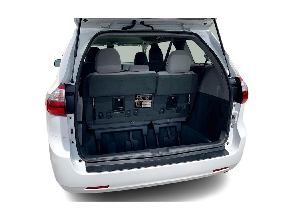 Thumbnail: 2020 Toyota Sienna - 18