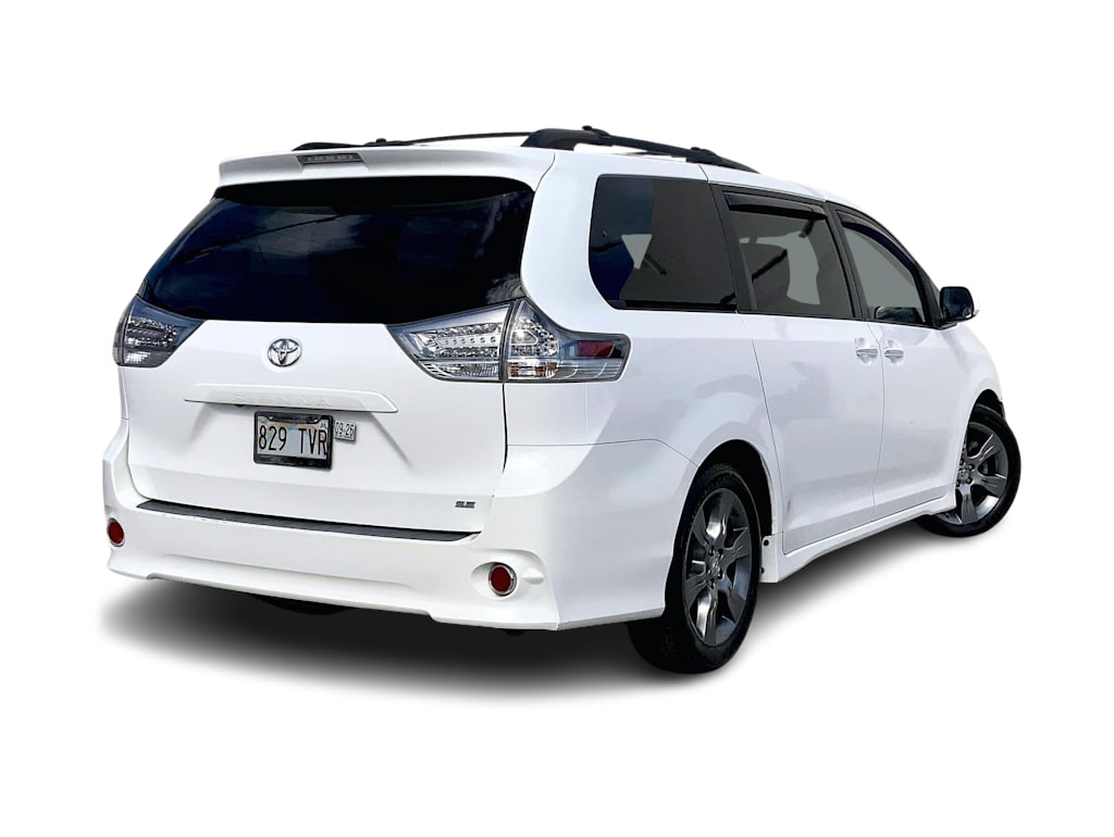 Thumbnail: 2015 Toyota Sienna - 22