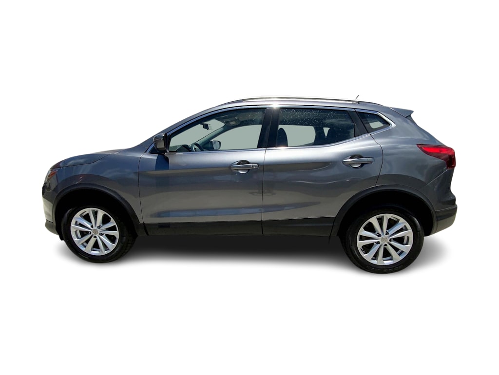 Thumbnail: 2017 Nissan Rogue Sport - 3