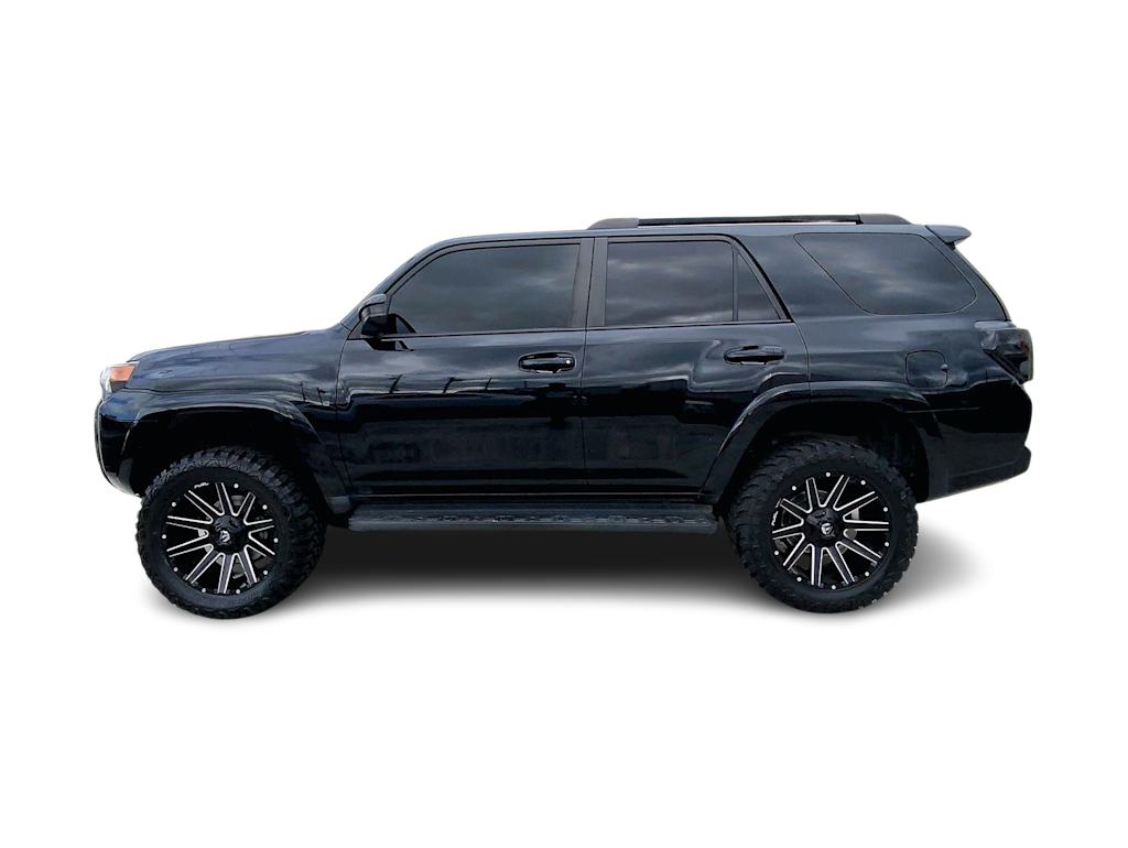 Thumbnail: 2020 Toyota 4Runner - 3