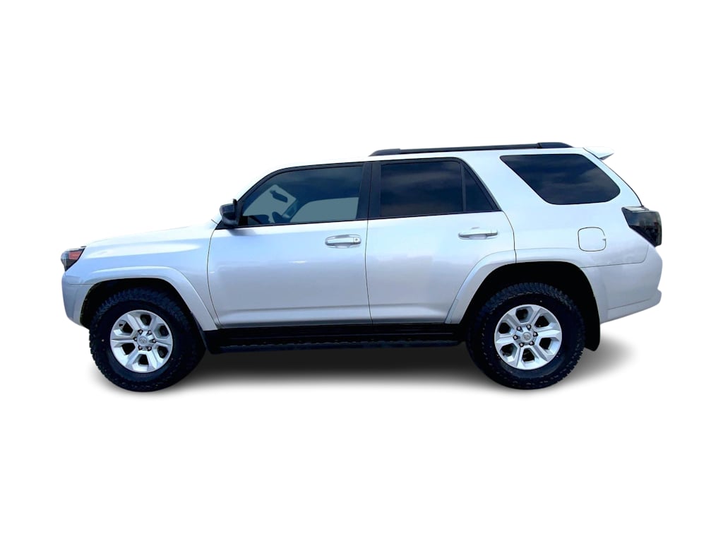 Thumbnail: 2016 Toyota 4Runner - 3