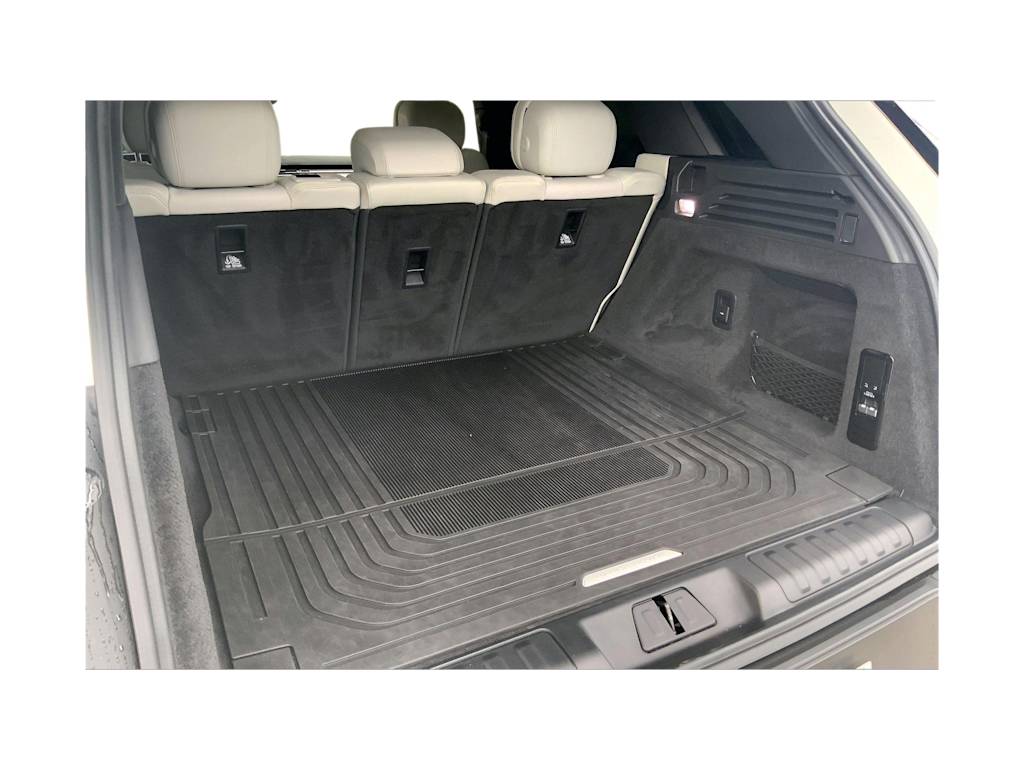 Thumbnail: 2023 Land Rover Range Rover Sport - 18