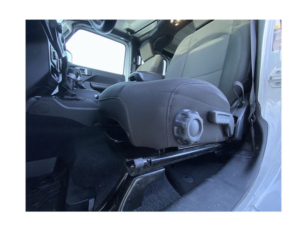 Thumbnail: 2021 Jeep Wrangler - 18