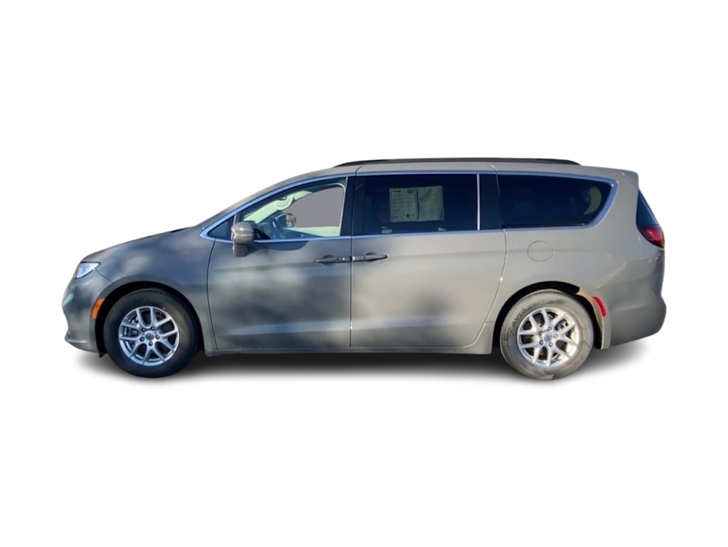 Thumbnail: 2022 Chrysler Pacifica - 3