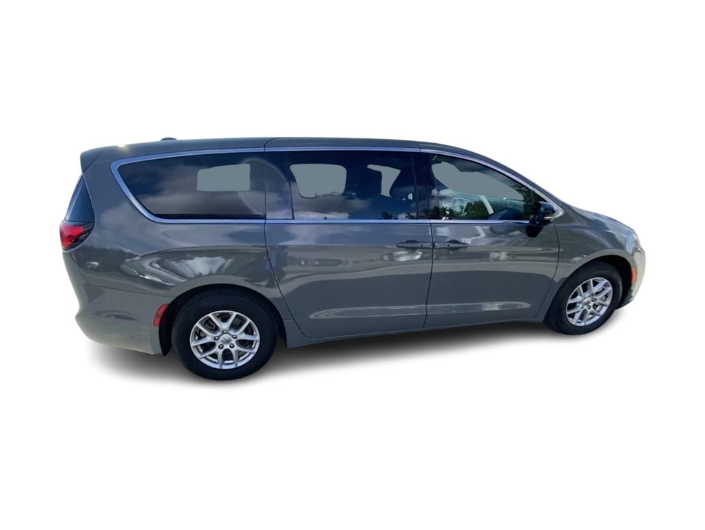 Thumbnail: 2025 Chrysler Pacifica - 18