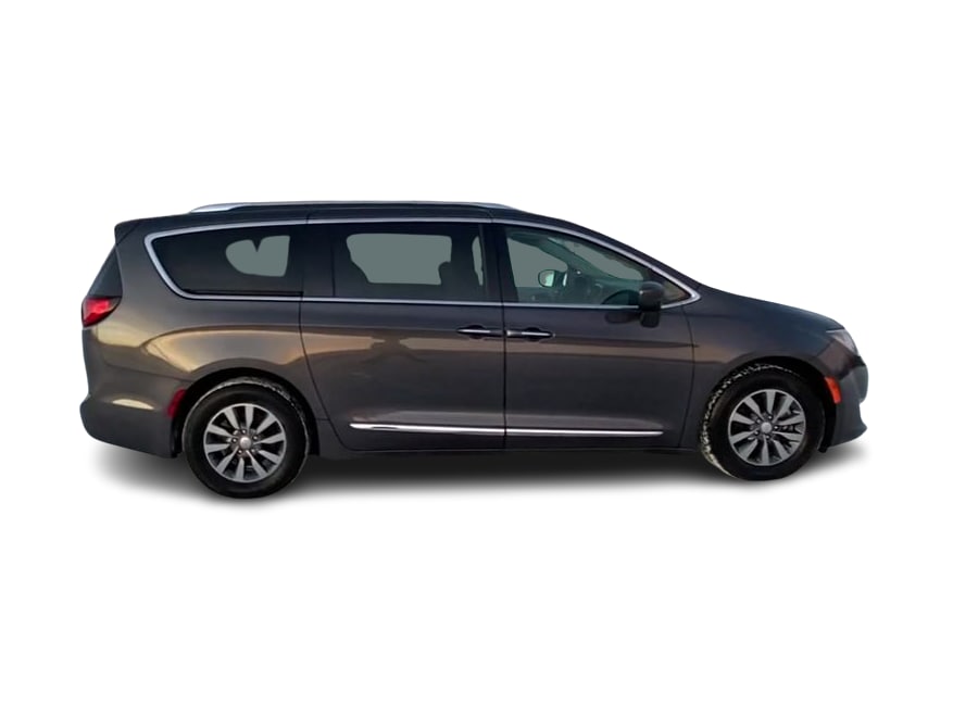 Thumbnail: 2020 Chrysler Pacifica - 10