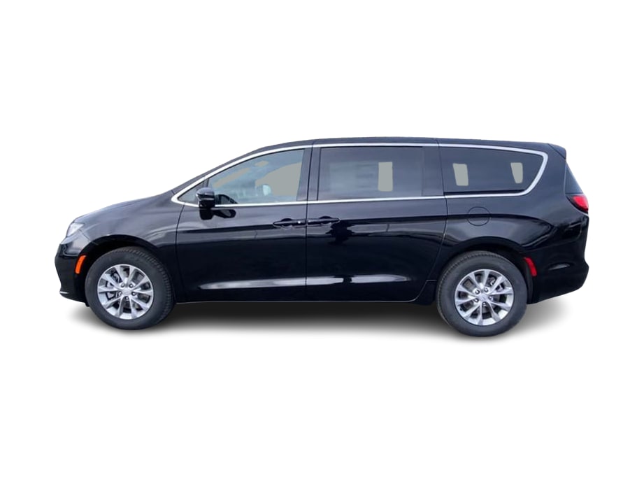 Thumbnail: 2026 Chrysler Pacifica - 3