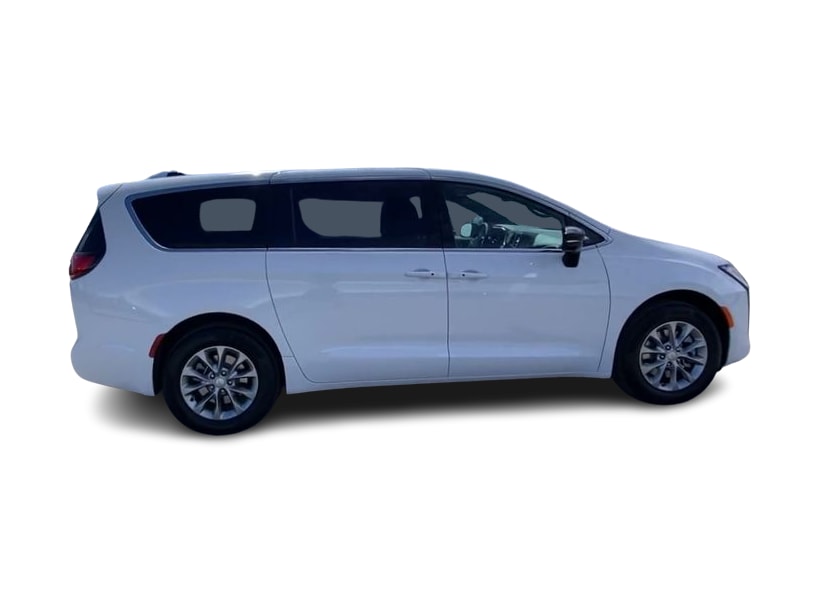 Thumbnail: 2027 Chrysler Pacifica - 22
