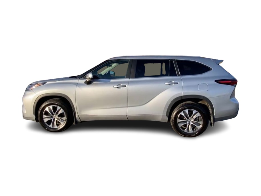 Thumbnail: 2024 Toyota Highlander - 3