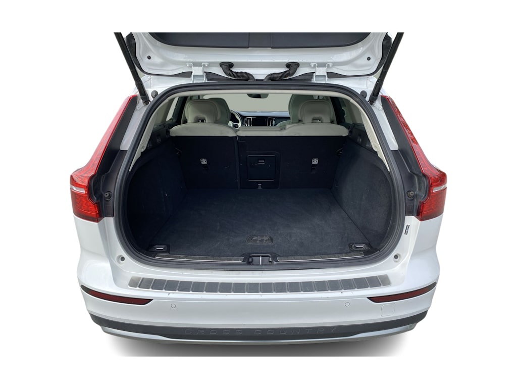 Thumbnail: 2025 Volvo V60 - 15