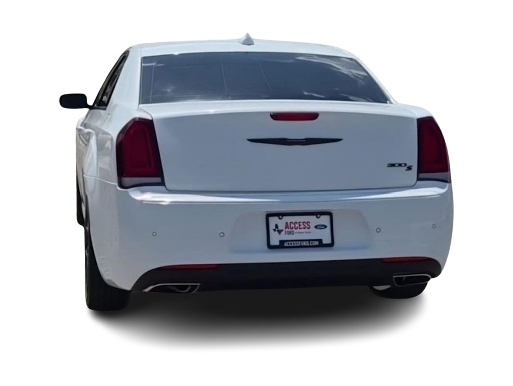 Thumbnail: 2023 Chrysler 300 - 22
