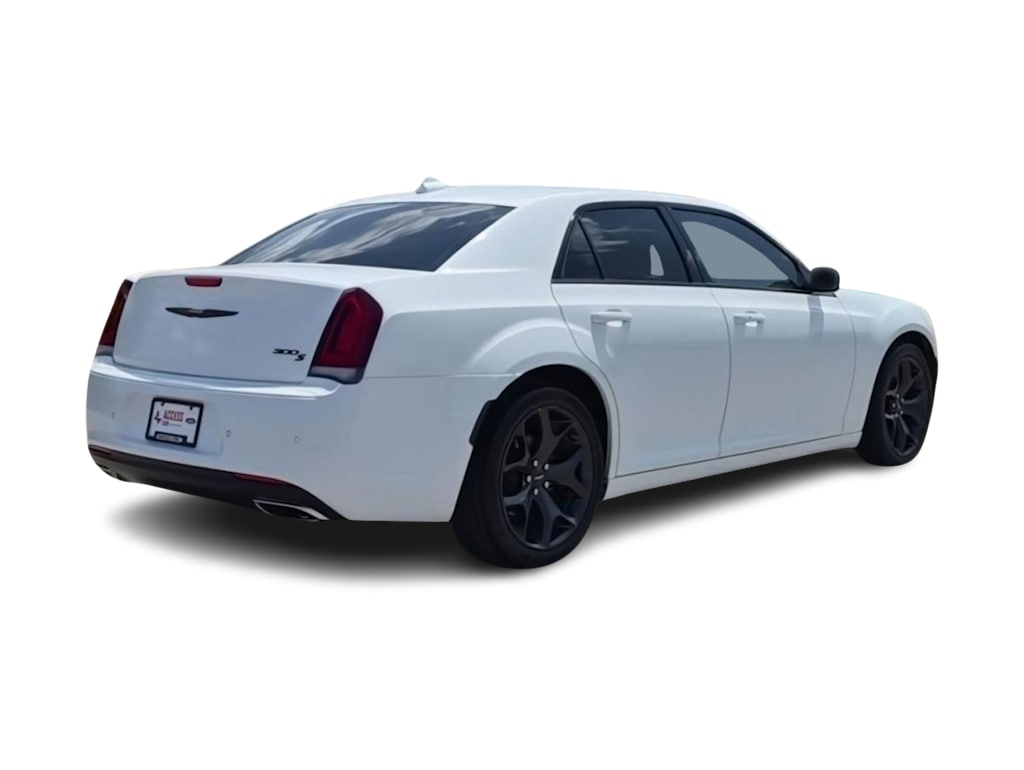 Thumbnail: 2023 Chrysler 300 - 23