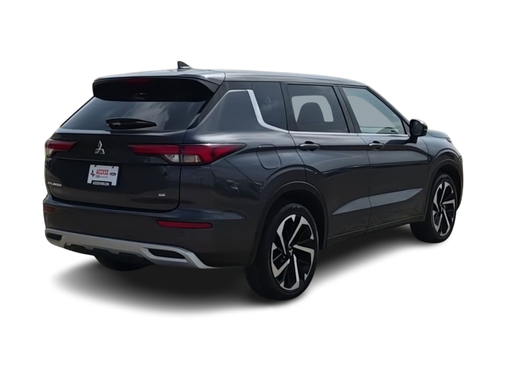 Thumbnail: 2024 Mitsubishi Outlander - 23