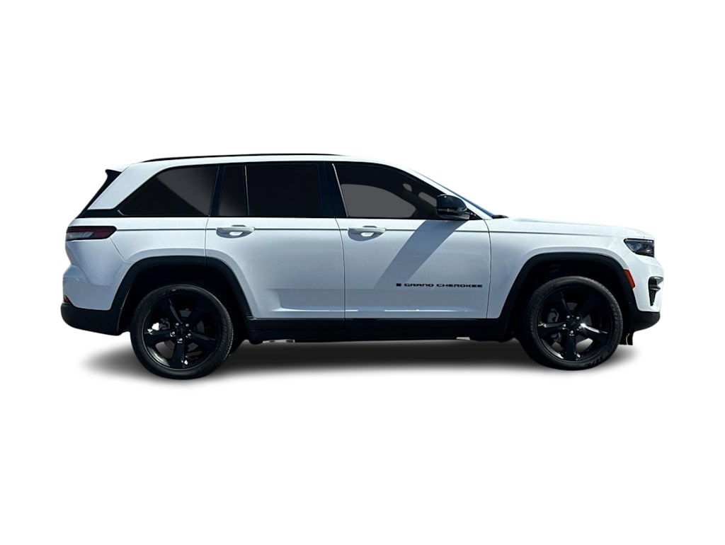 Thumbnail: 2023 Jeep Grand Cherokee - 18