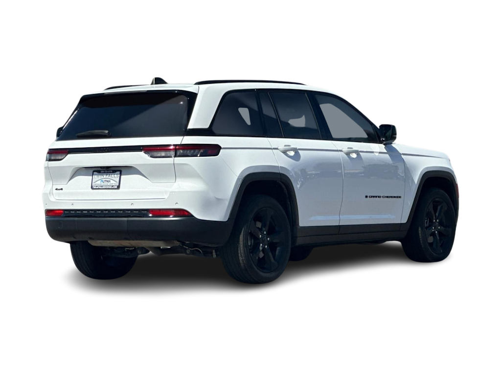 Thumbnail: 2023 Jeep Grand Cherokee - 16
