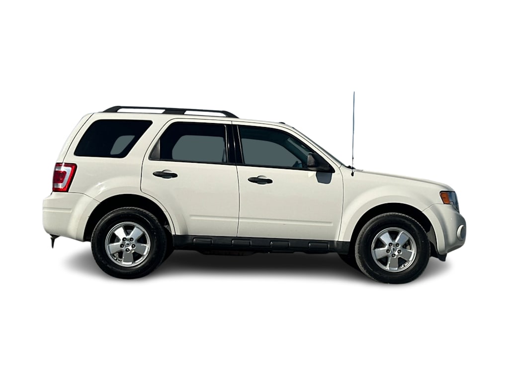 Thumbnail: 2011 Ford Escape - 21