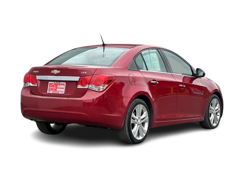 Thumbnail: 2011 Chevrolet Cruze - 18