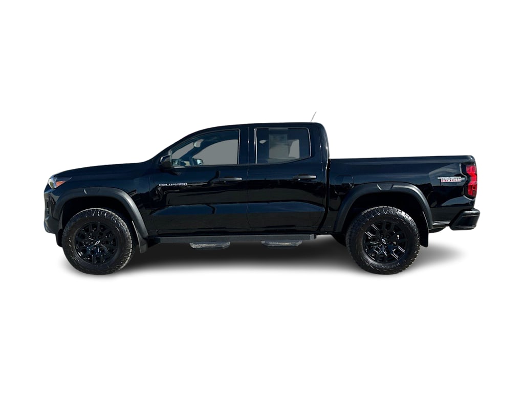 Thumbnail: 2024 Chevrolet Colorado - 3