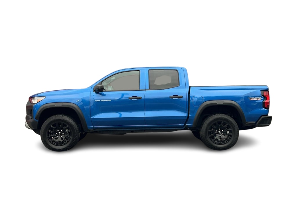 Thumbnail: 2023 Chevrolet Colorado - 3