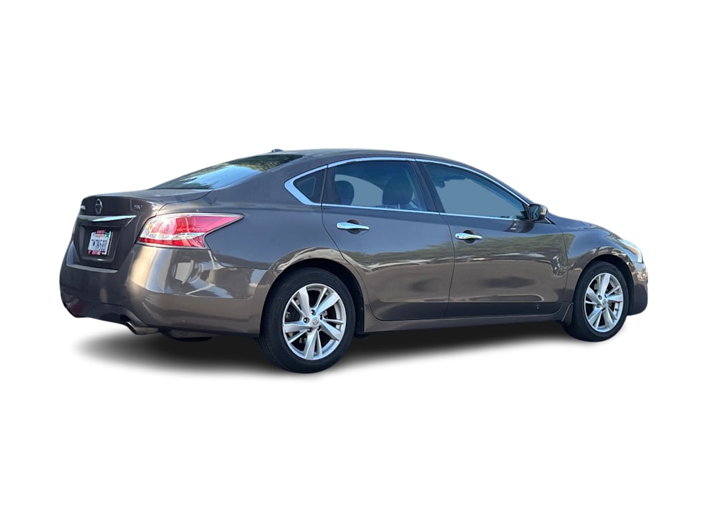 Thumbnail: 2015 Nissan Altima - 18