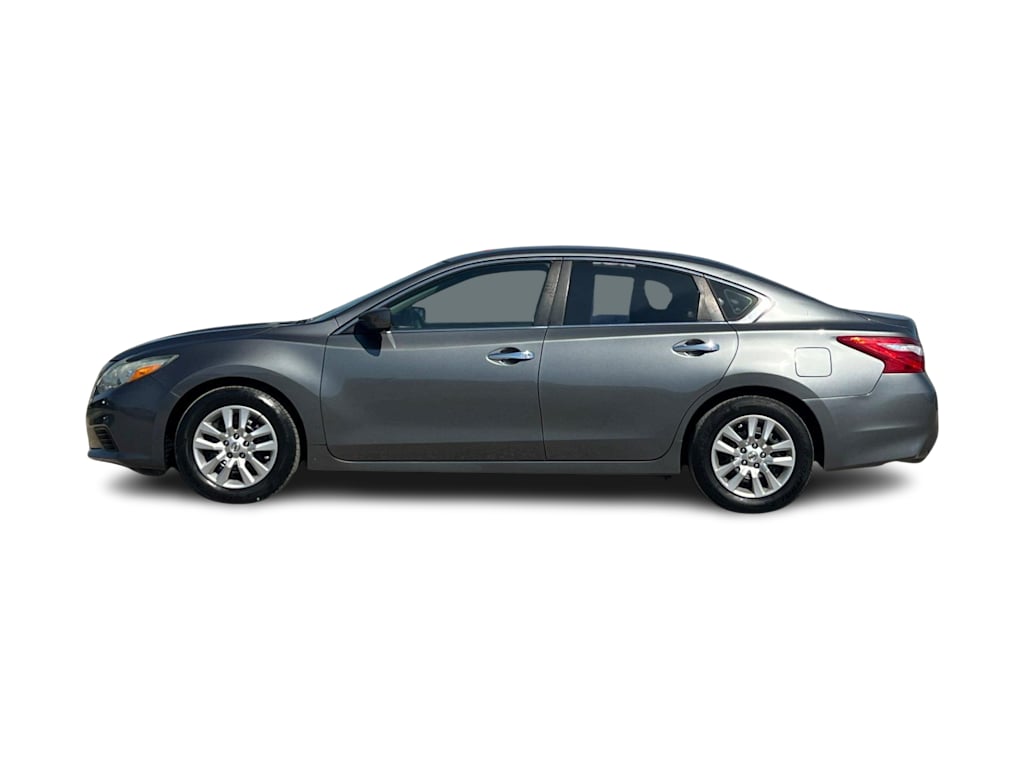 Thumbnail: 2016 Nissan Altima - 3