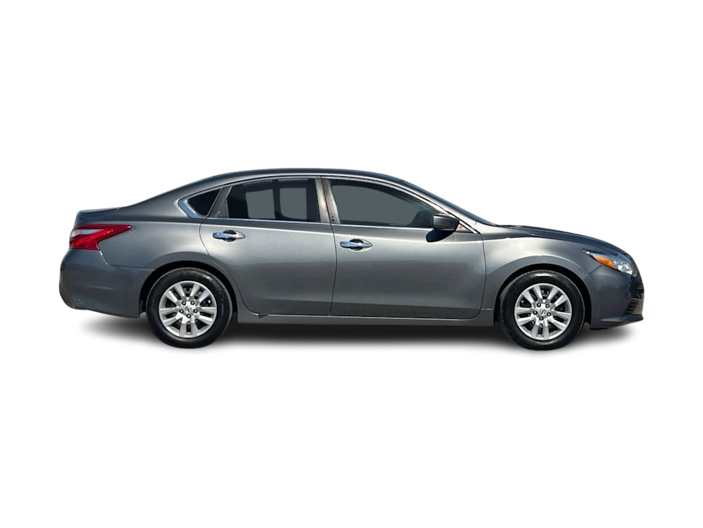 Thumbnail: 2016 Nissan Altima - 20