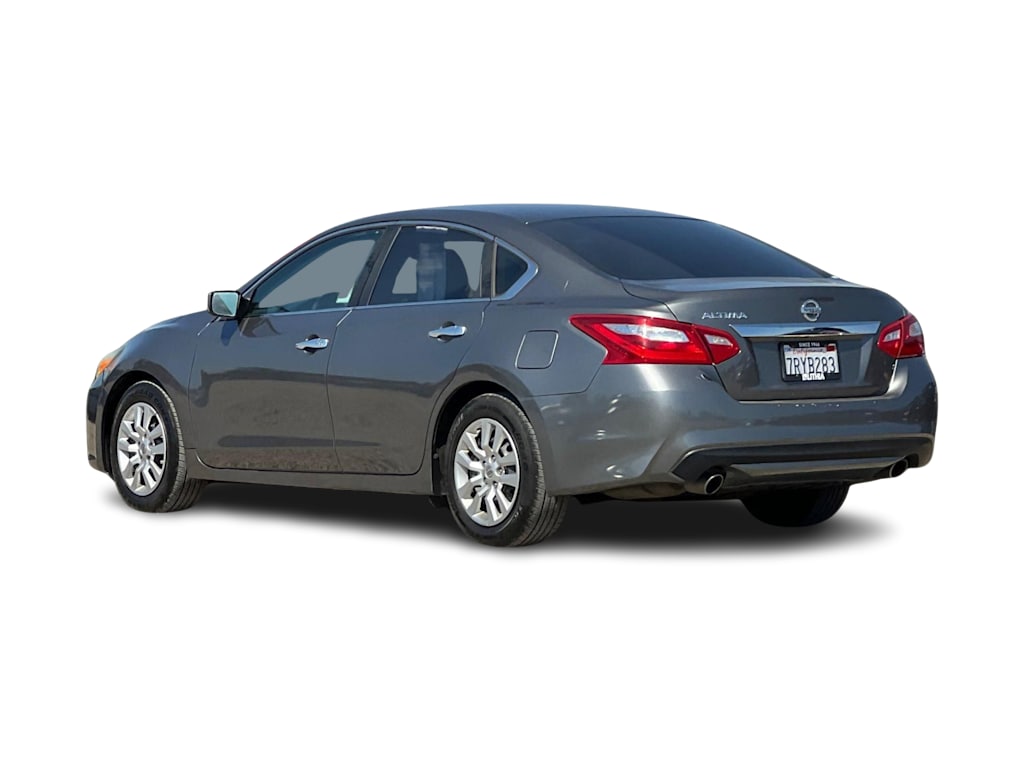 Thumbnail: 2016 Nissan Altima - 4