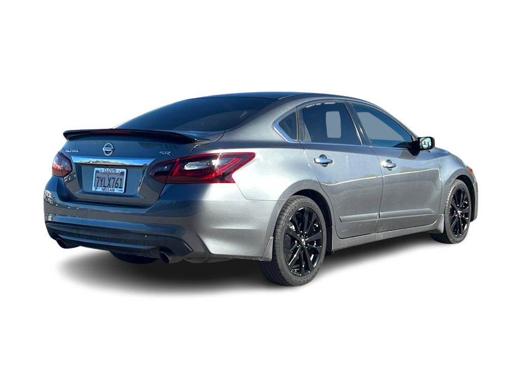 Thumbnail: 2017 Nissan Altima - 19