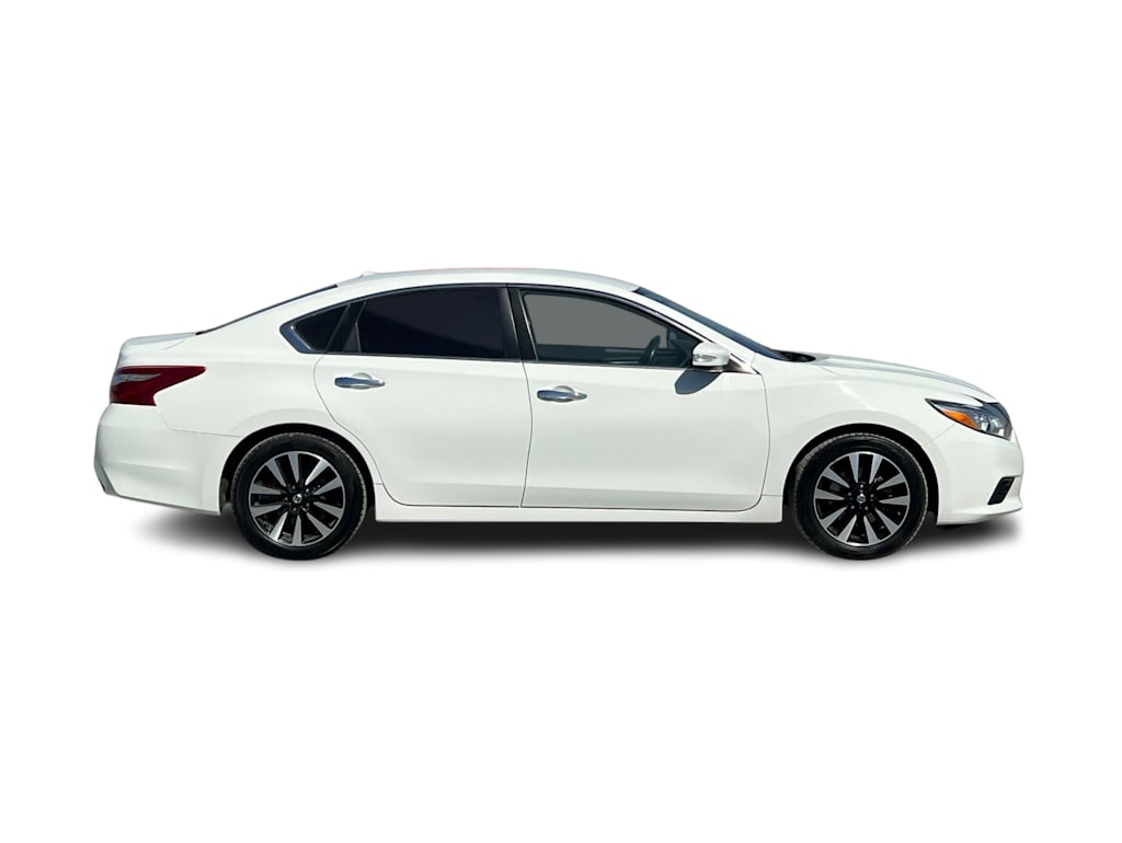 Thumbnail: 2018 Nissan Altima - 21